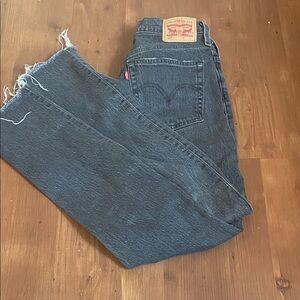 Levi's women’s Charcoal Straight Jeans